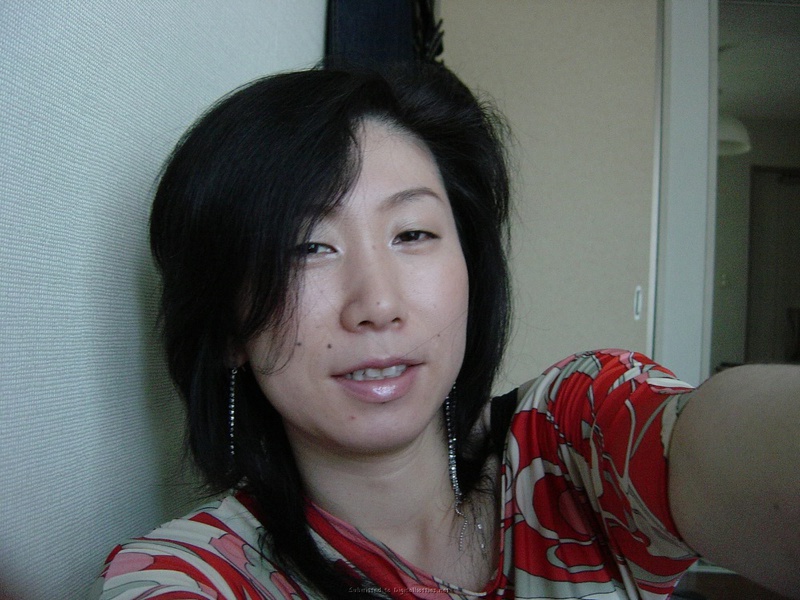Азиатскую мамочку дерут в волосатую киску крупным планом 28 фото