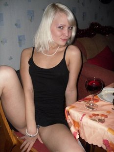 Домашняя эротика и секс с блондинкой из Екатеринбурга