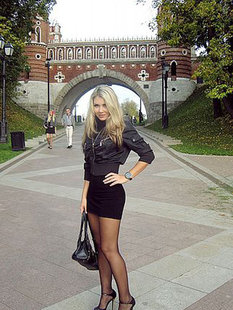Красивая модель из Москвы на студийных снимках и в жизни